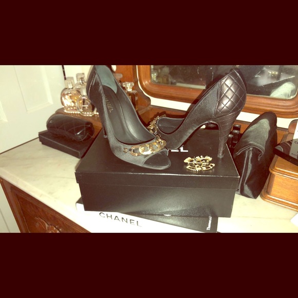 CHANEL Shoes - Chanel High Heels NWT Size 40B